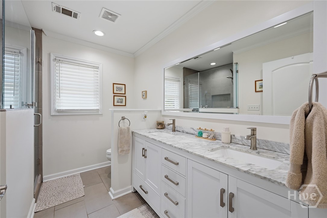 209 E 65th Street Property Photo 24