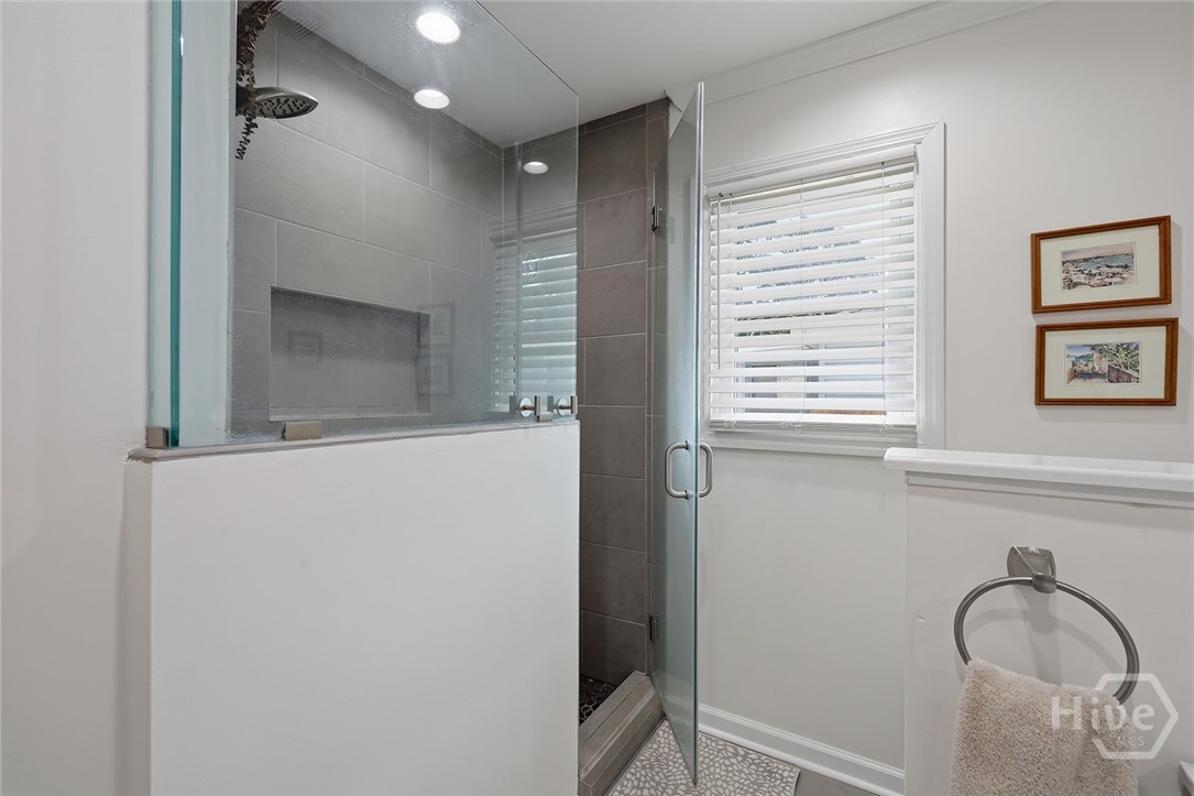 209 E 65th Street Property Photo 25
