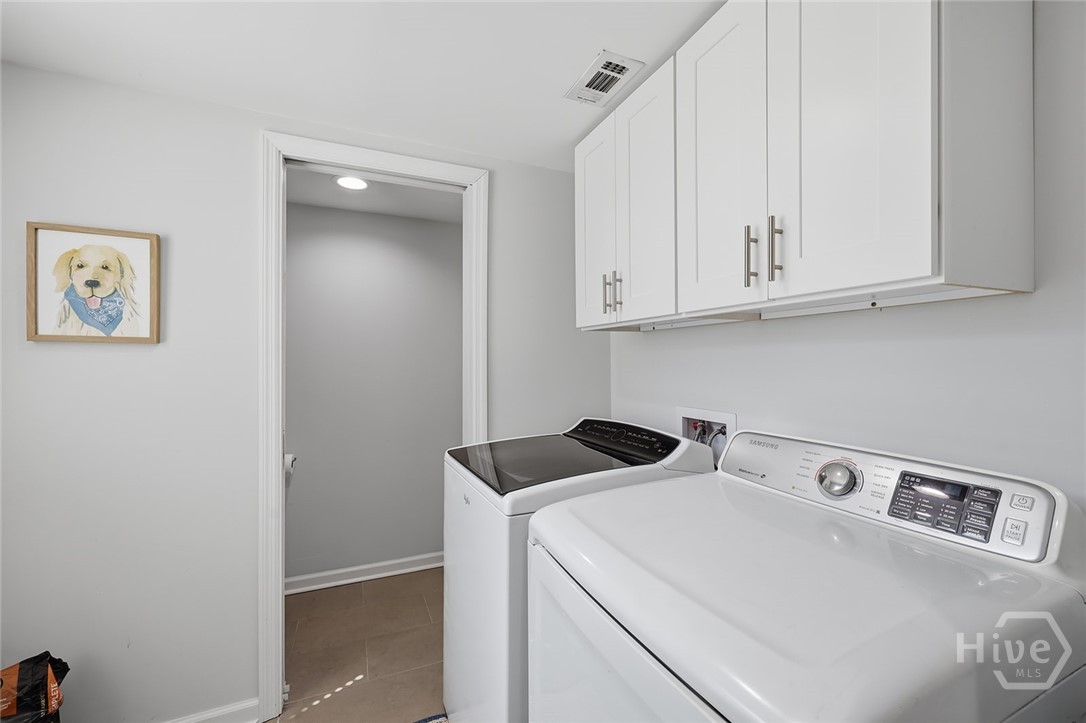 209 E 65th Street Property Photo 33