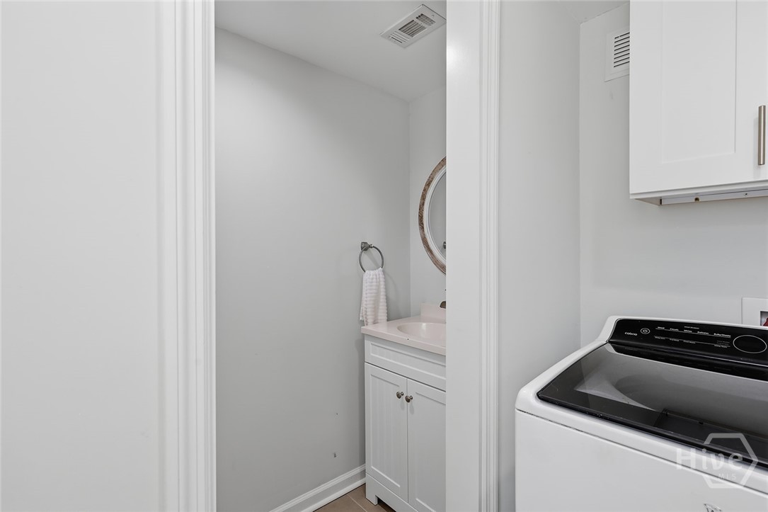 209 E 65th Street Property Photo 35