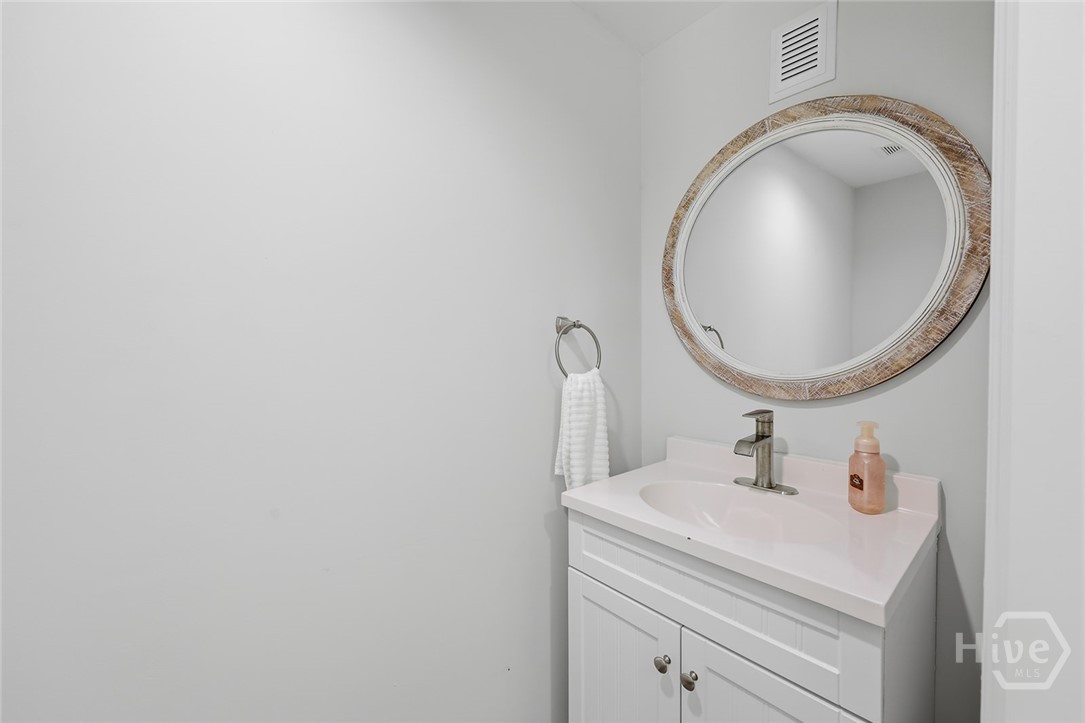 209 E 65th Street Property Photo 36