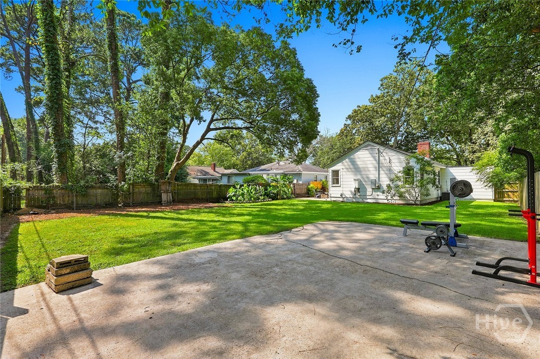 209 E 65th Street Property Photo 43
