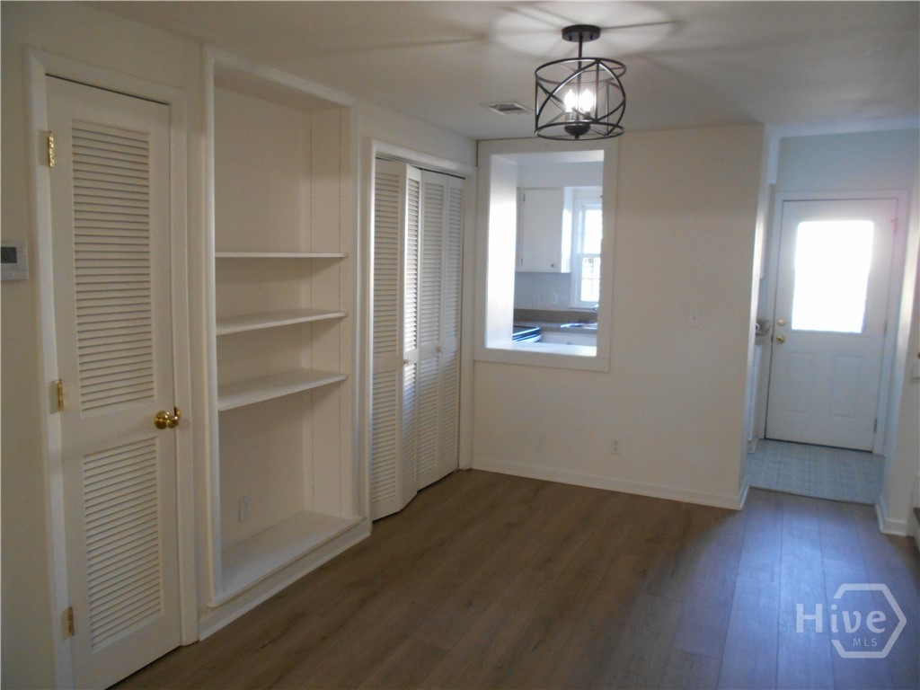 242 Price Street Property Photo 3