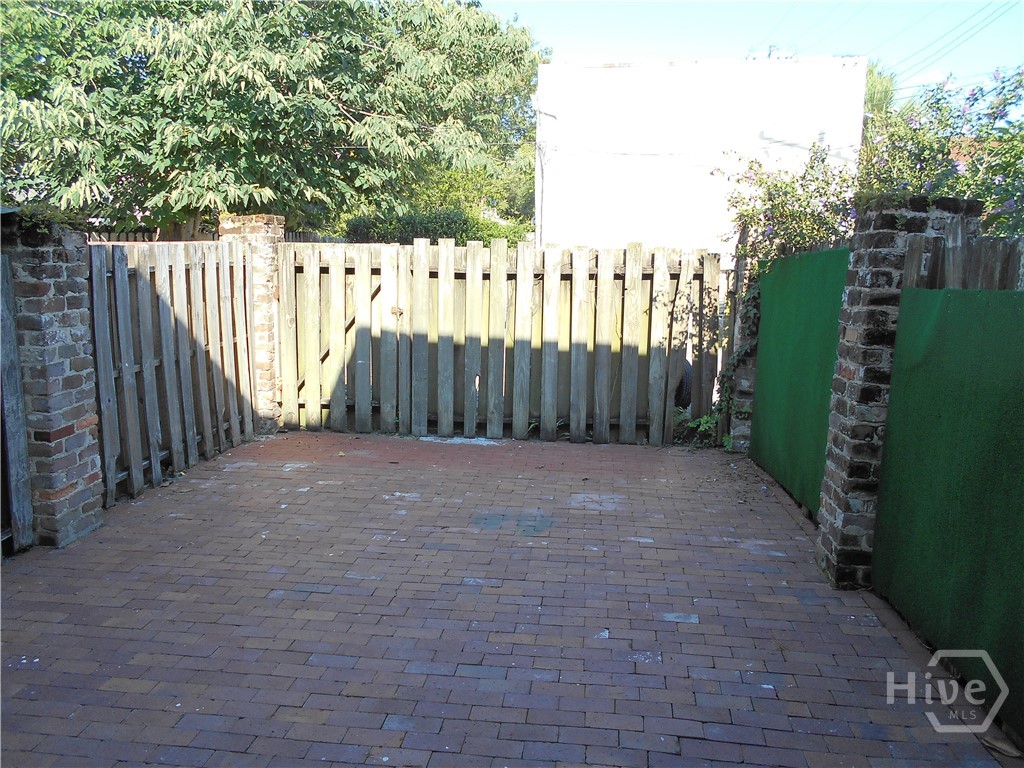 242 Price Street Property Photo 11