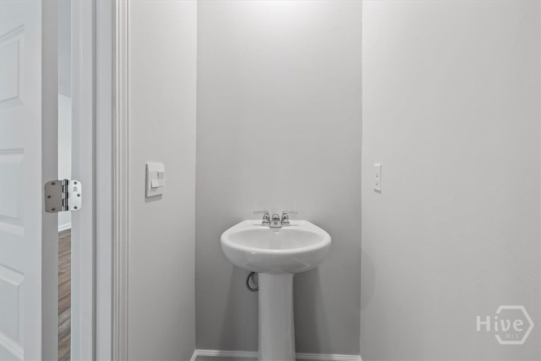 117 Azure Drive Property Photo 5
