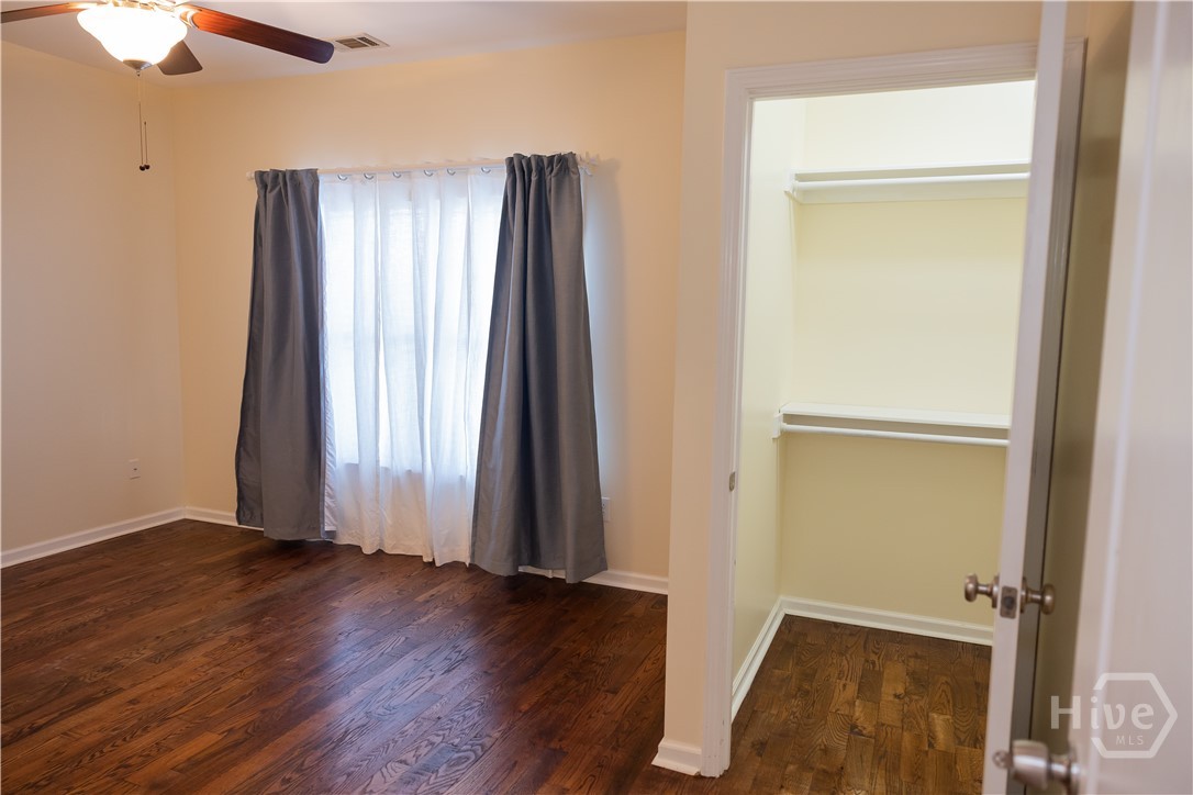 503 E 32nd Street E Property Photo 7