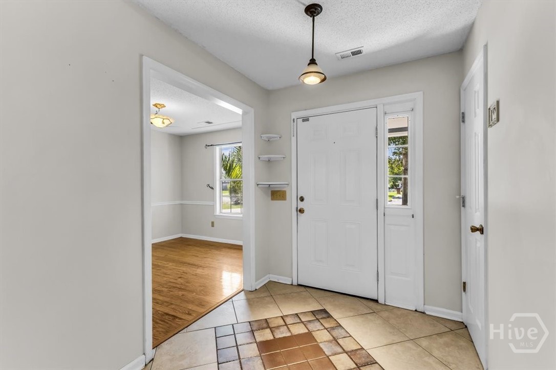 1936 Heathrow Drive Property Photo 5
