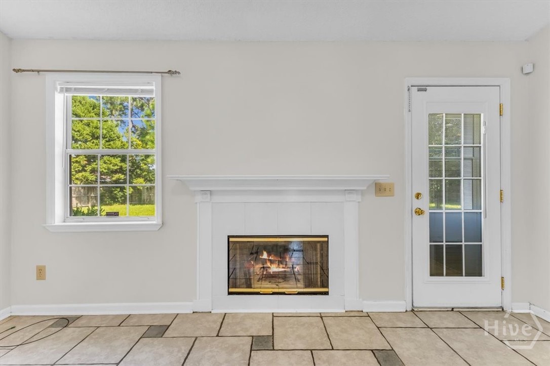 1936 Heathrow Drive Property Photo 10
