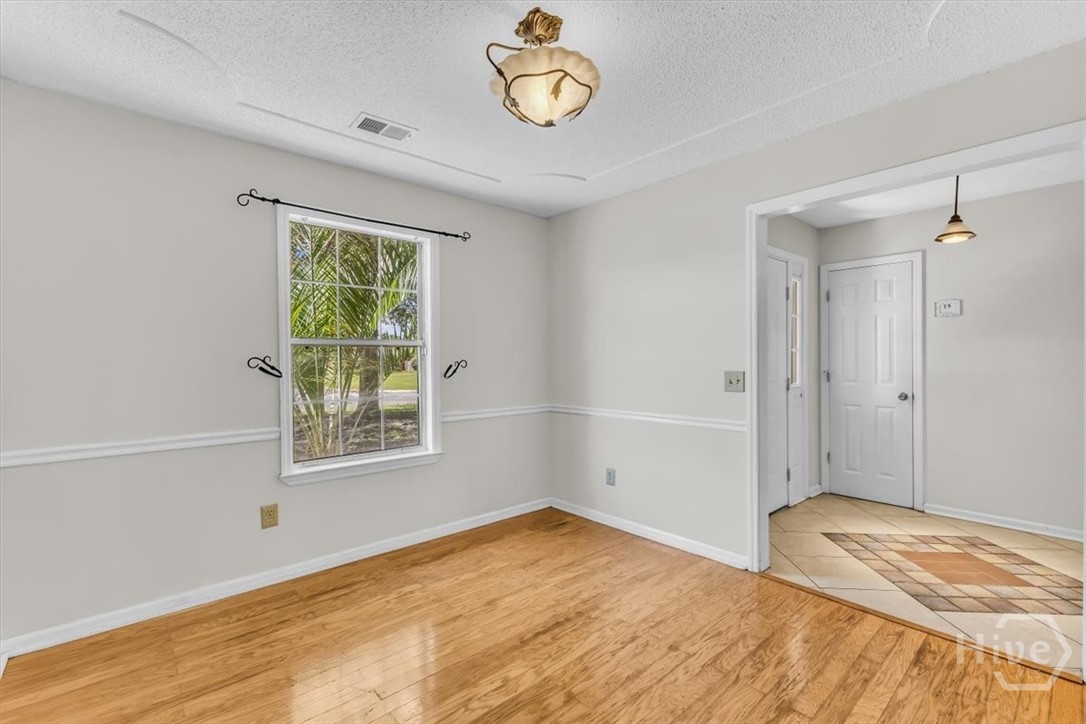 1936 Heathrow Drive Property Photo 11