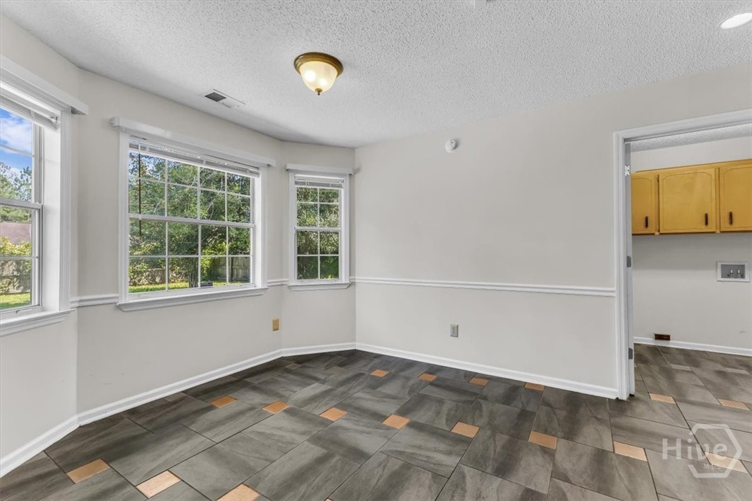 1936 Heathrow Drive Property Photo 13