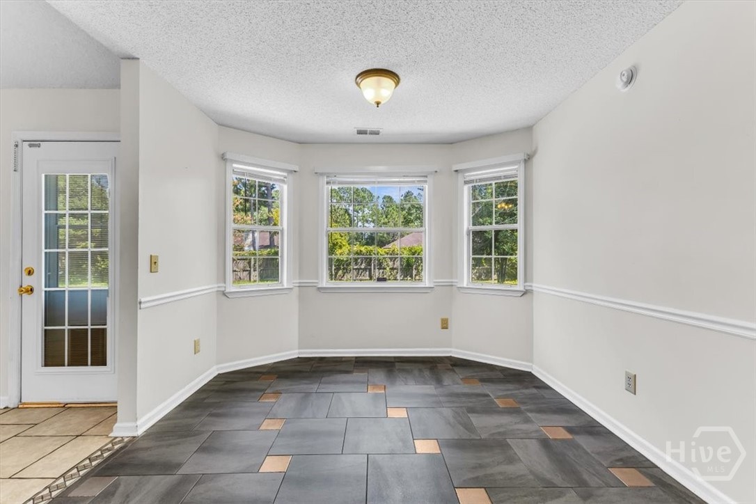 1936 Heathrow Drive Property Photo 14