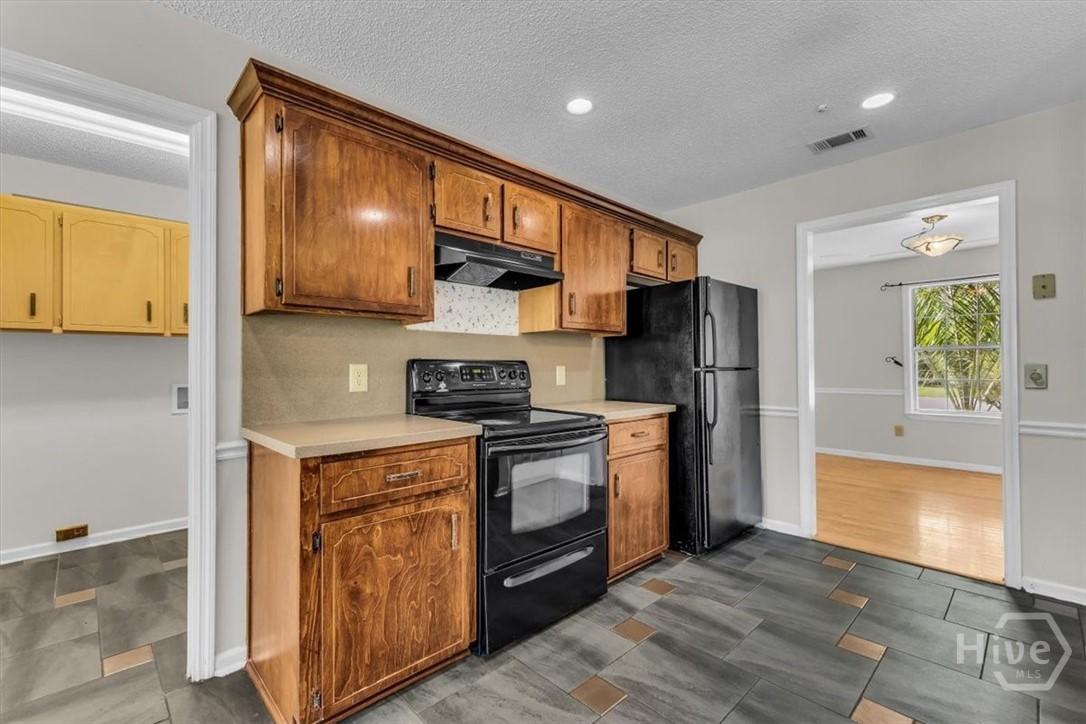 1936 Heathrow Drive Property Photo 16