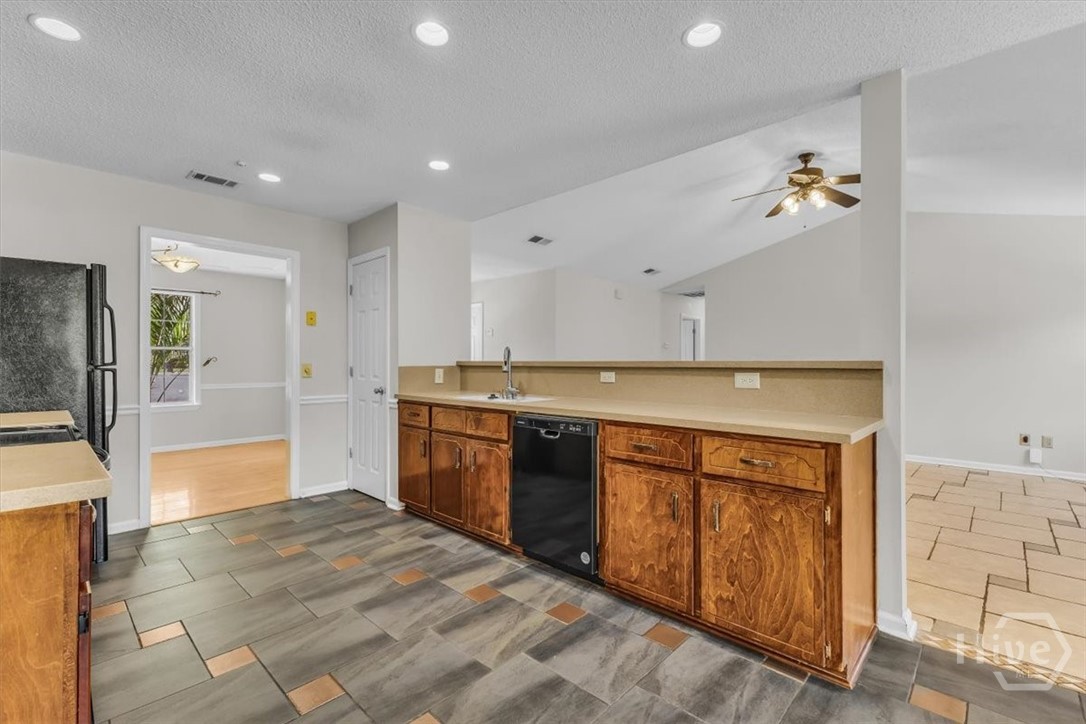 1936 Heathrow Drive Property Photo 18