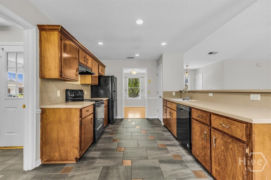1936 Heathrow Drive Property Photo 19