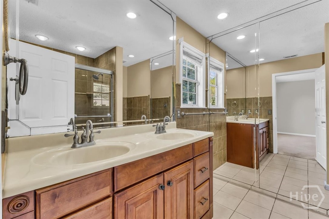 1936 Heathrow Drive Property Photo 22