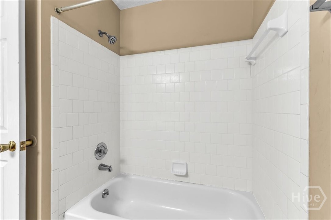 1936 Heathrow Drive Property Photo 31