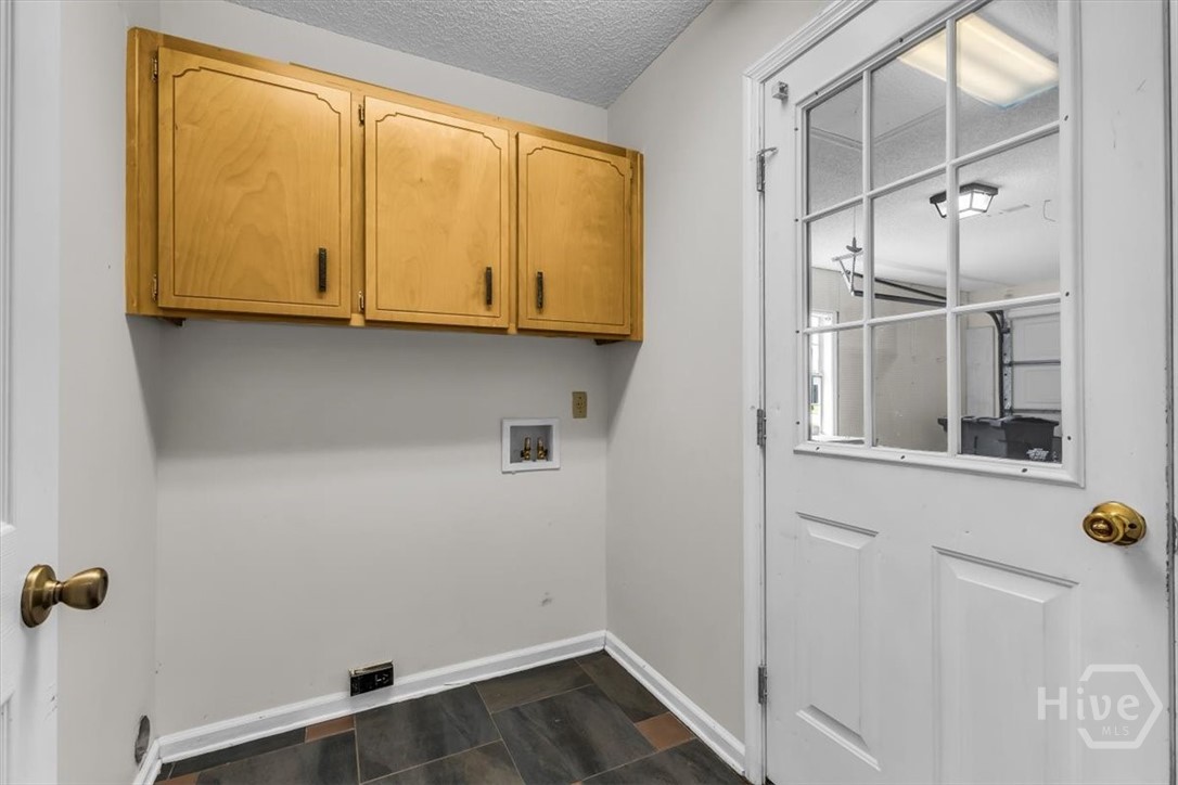 1936 Heathrow Drive Property Photo 34