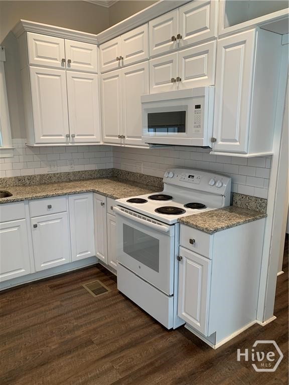 523 W 44th Street Property Photo 7