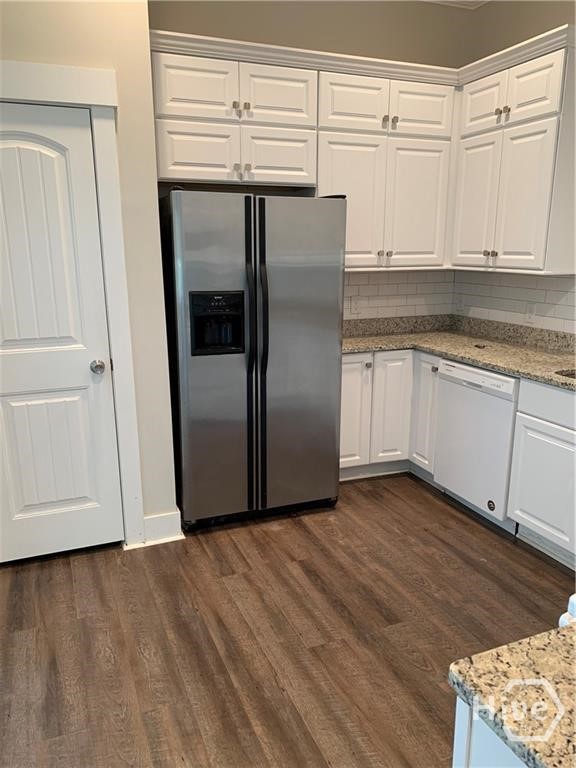 523 W 44th Street Property Photo 8