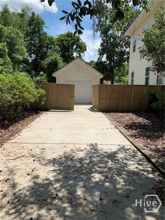 523 W 44th Street Property Photo 25