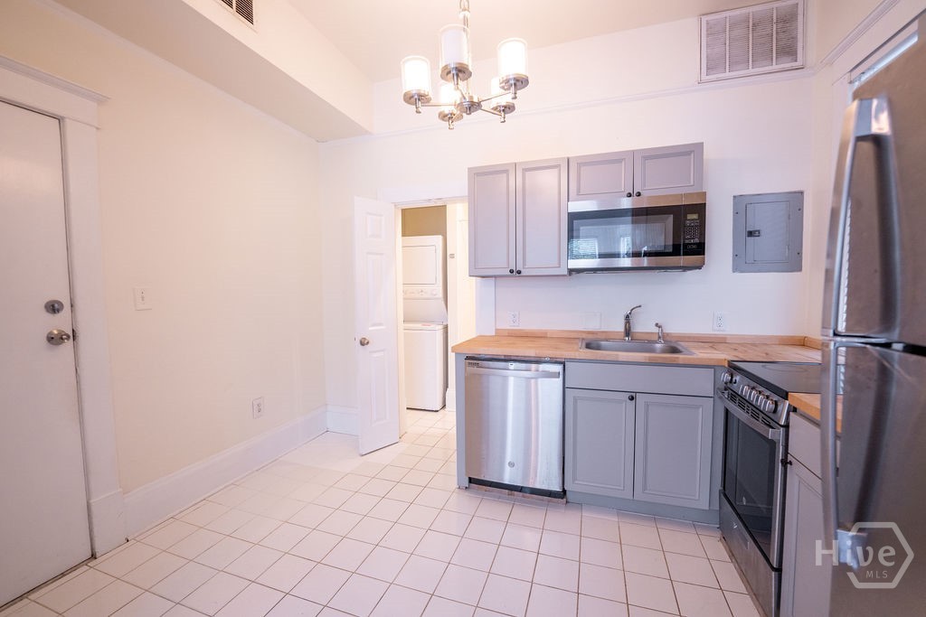 816 Drayton Street 2d Property Photo 15
