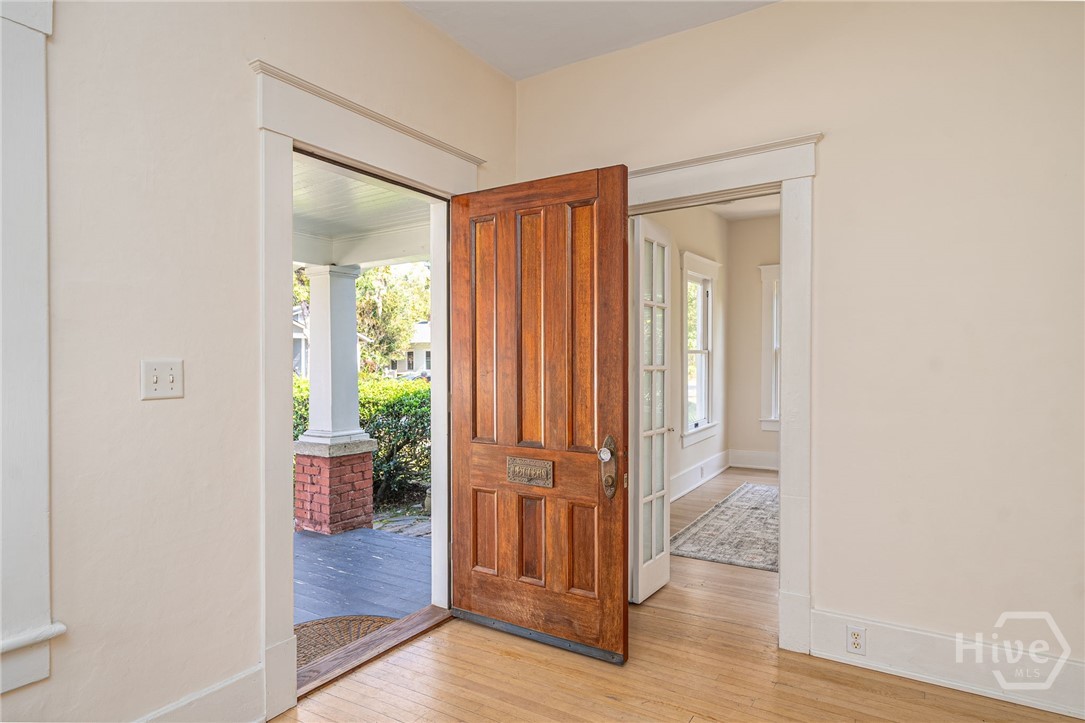 1219 E 48th Street Property Photo 19