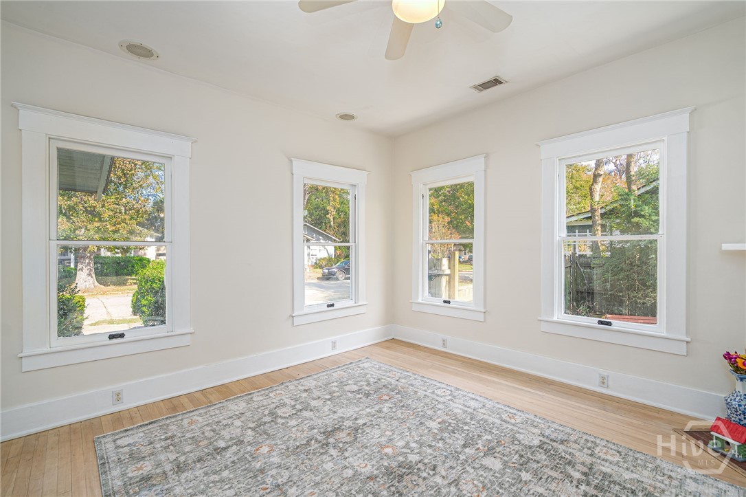 1219 E 48th Street Property Photo 21