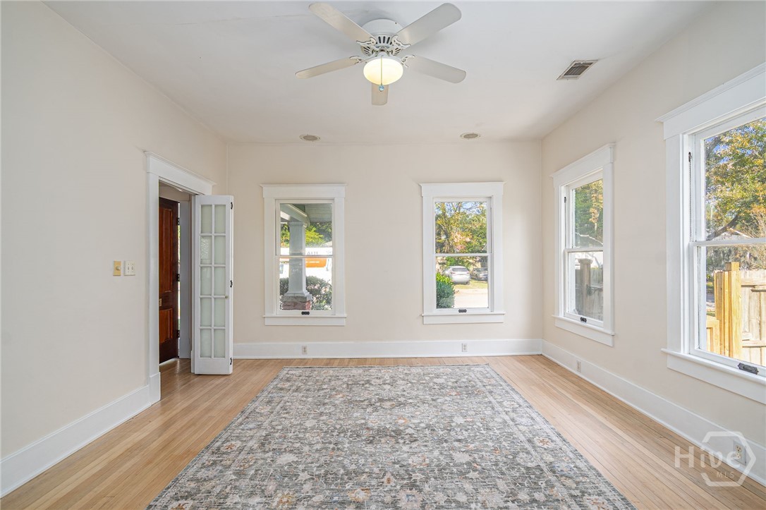 1219 E 48th Street Property Photo 23