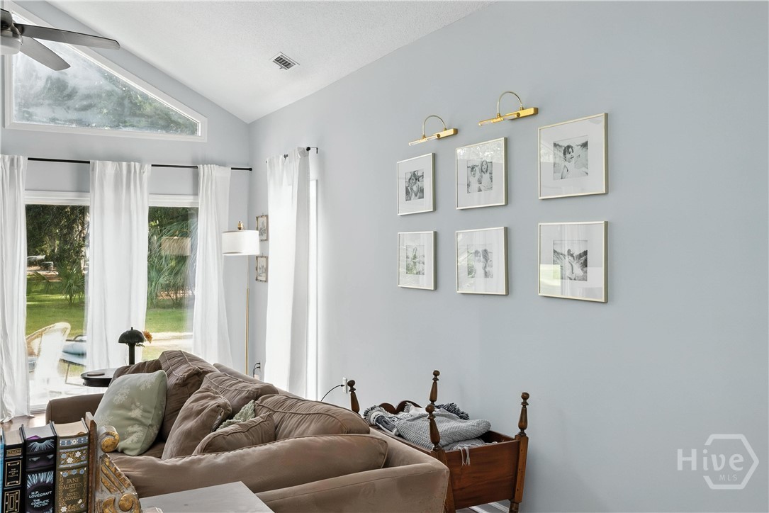 1 Brooks Lane Property Photo 6