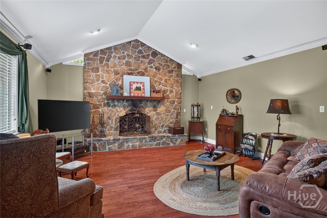 14820 Honeysuckle Road Property Photo 7