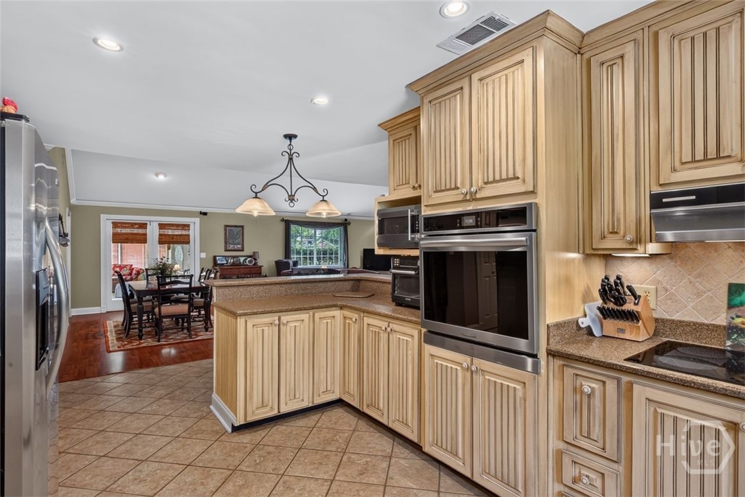 14820 Honeysuckle Road Property Photo 12