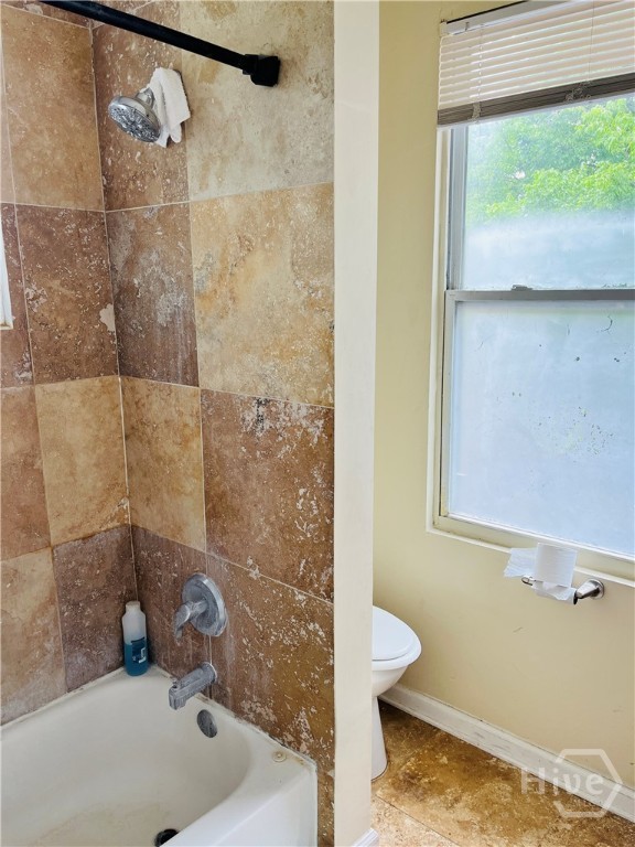 636 E 37th Street Property Photo 5