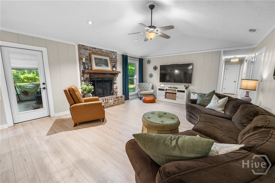 100 Strathy Hall Drive Property Photo 10