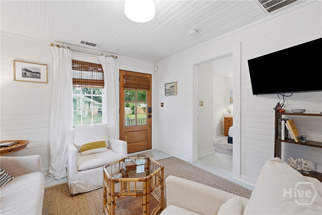 3228 Bannon Property Photo 8