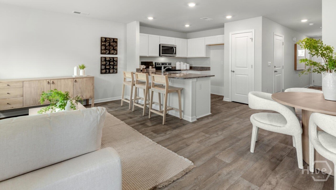112 Coneflower Road Property Photo 3