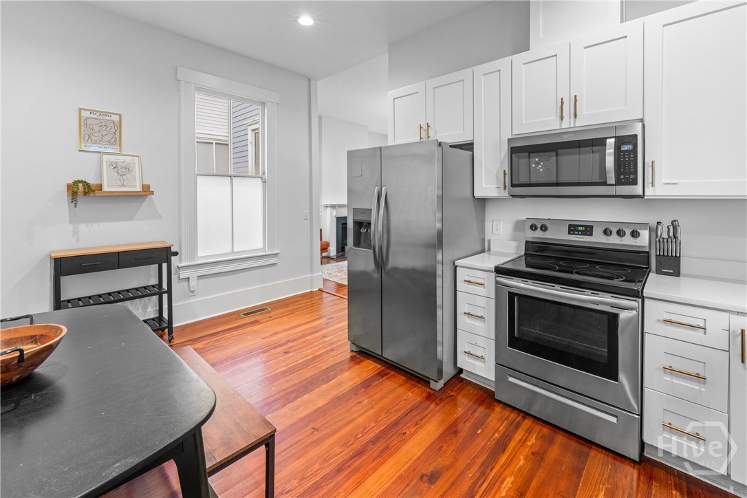 906 E Park Avenue Property Photo 11