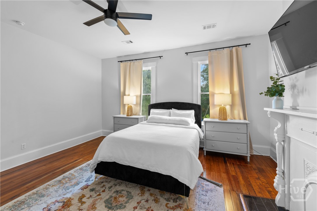 906 E Park Avenue Property Photo 22