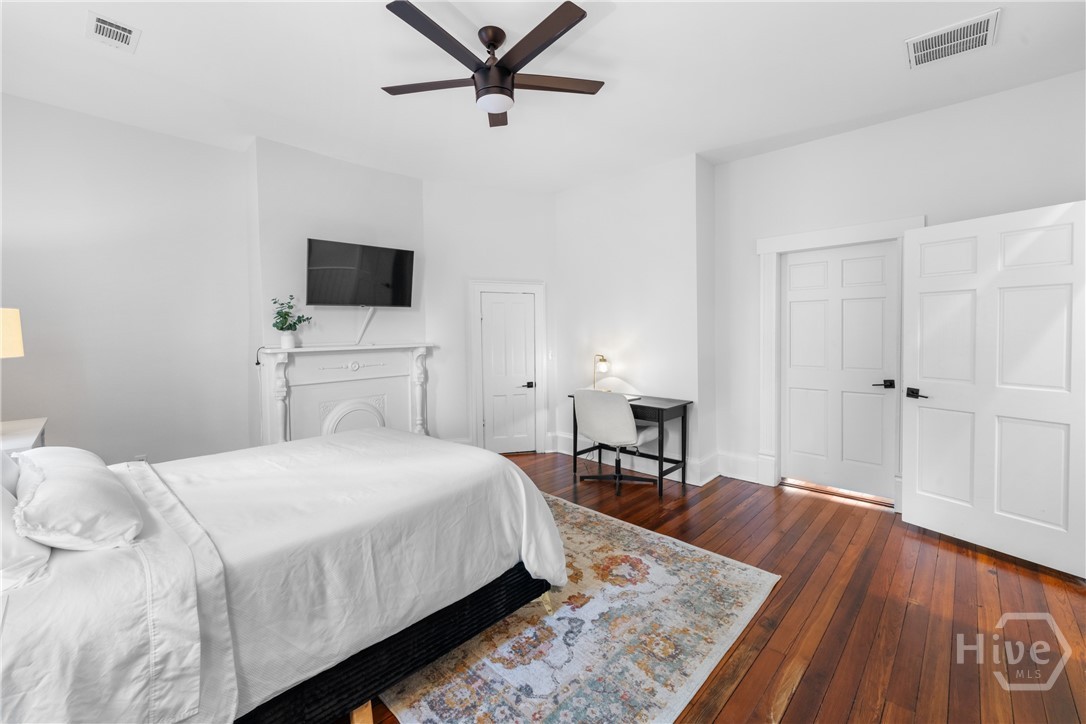 906 E Park Avenue Property Photo 24