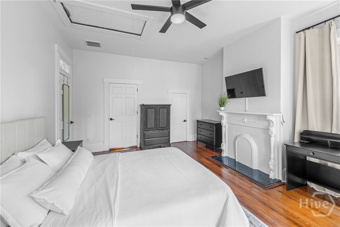 906 E Park Avenue Property Photo 28