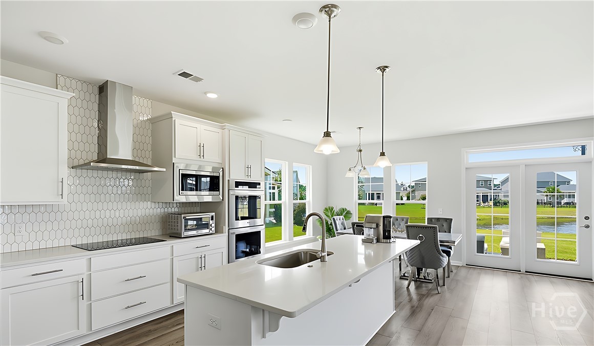 107 Como Drive Property Photo 4