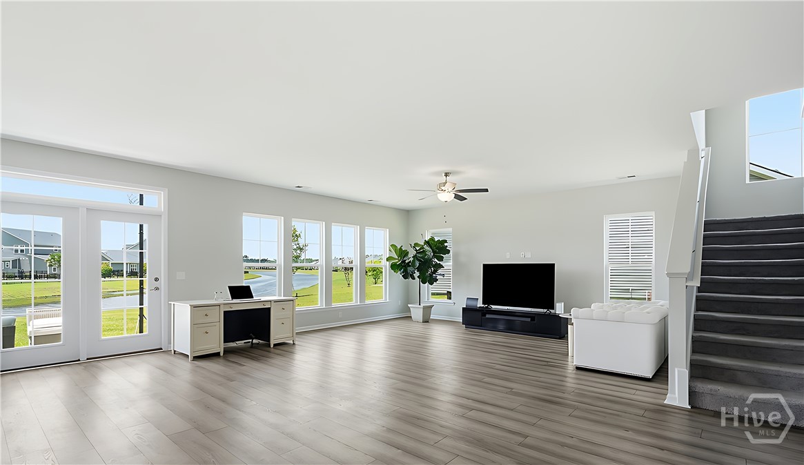 107 Como Drive Property Photo 5