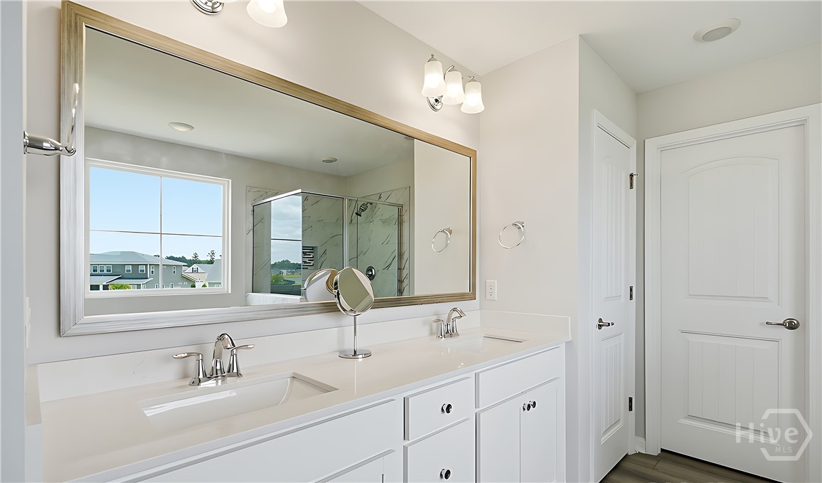 107 Como Drive Property Photo 11