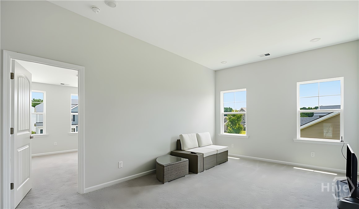 107 Como Drive Property Photo 18