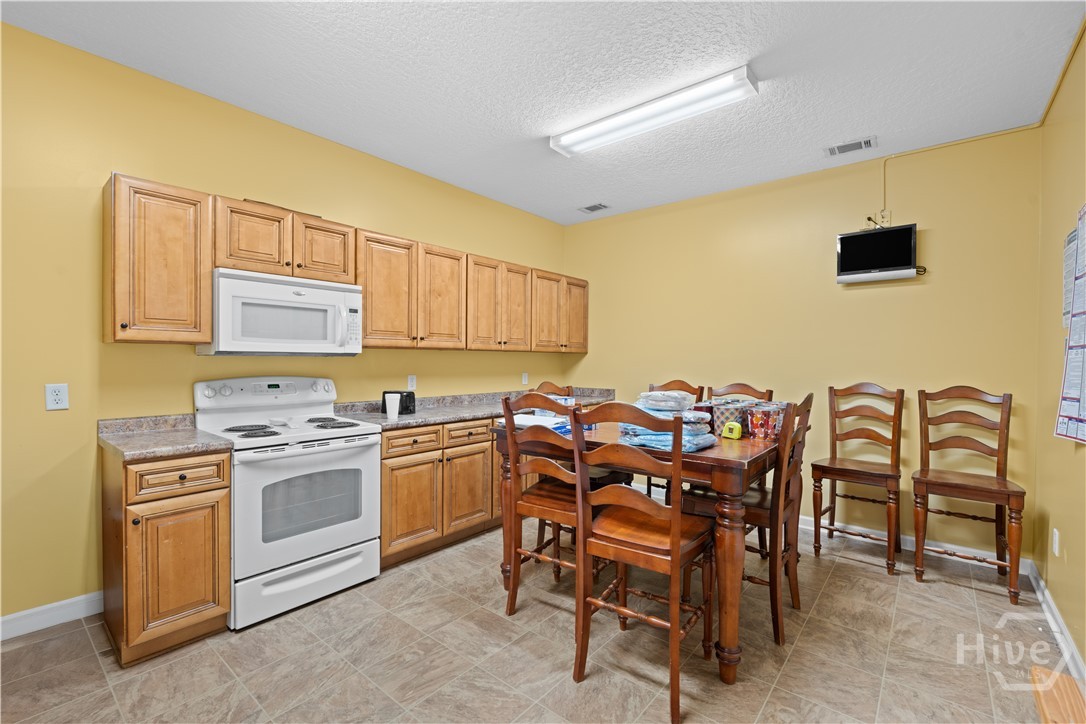 1135 E Hiawatha Street Property Photo 32