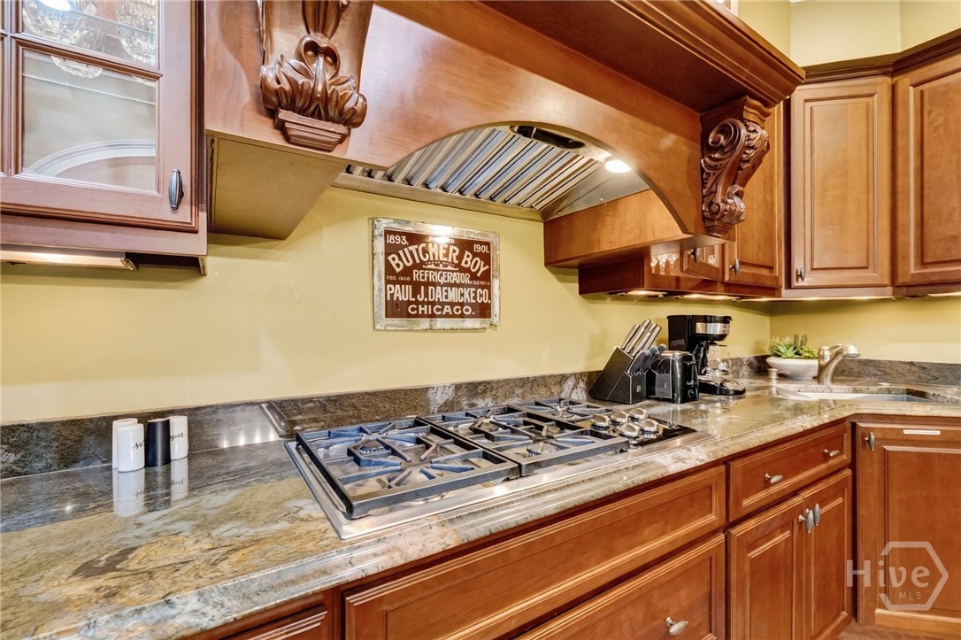 525 E Broughton Street Property Photo 14