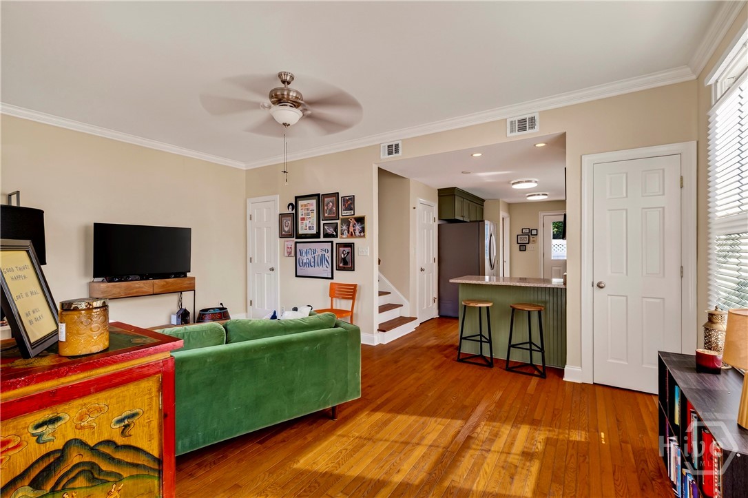 105 W 31st Street Property Photo 6