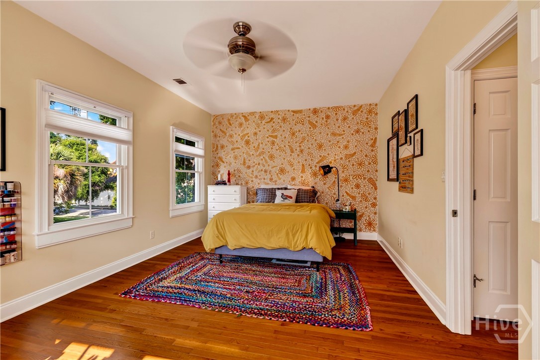 105 W 31st Street Property Photo 18