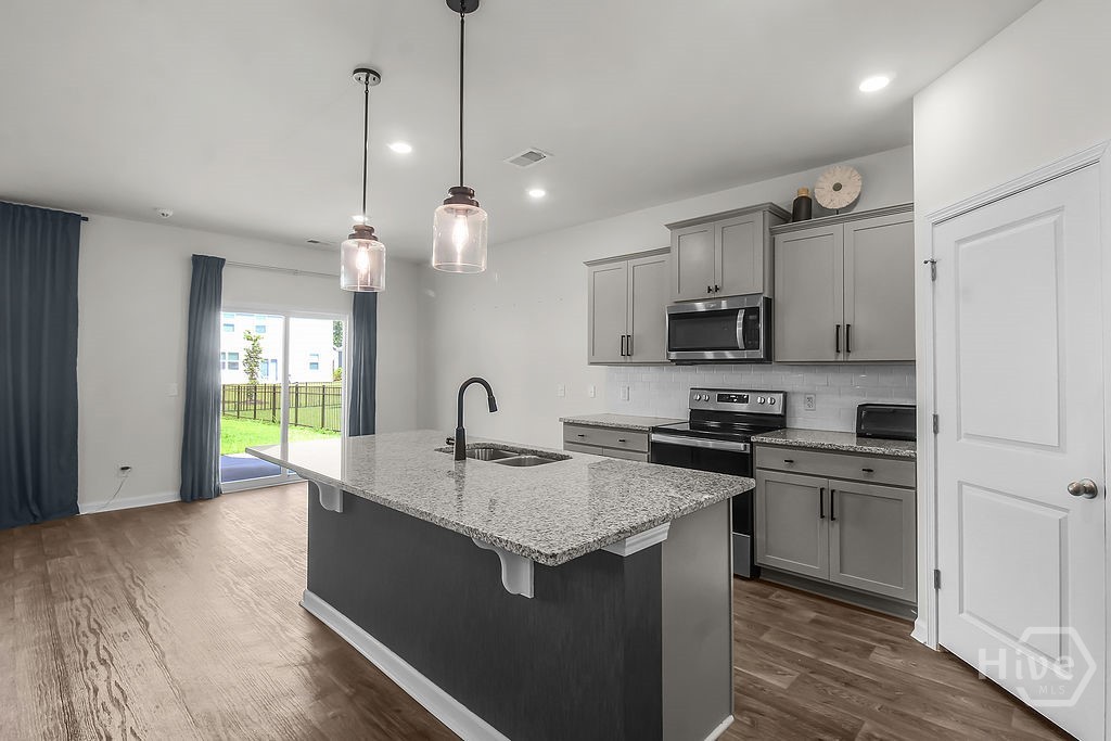 110 Cole Street Property Photo 11