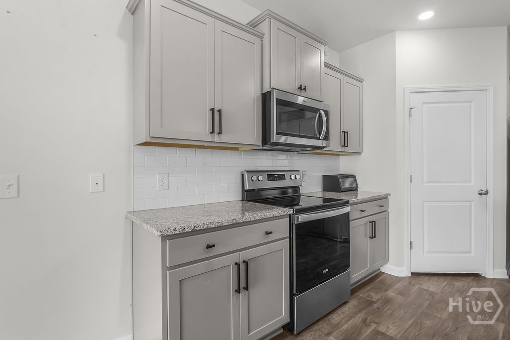 110 Cole Street Property Photo 13