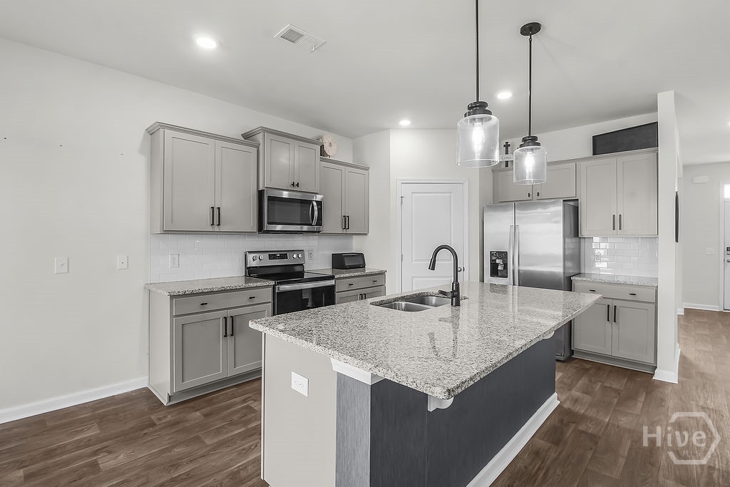 110 Cole Street Property Photo 15